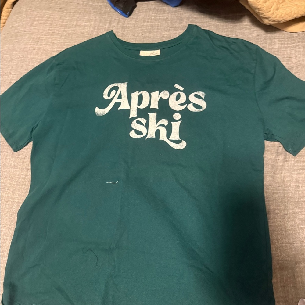 Universal Thread Green Tee - Picture 2 of 4
